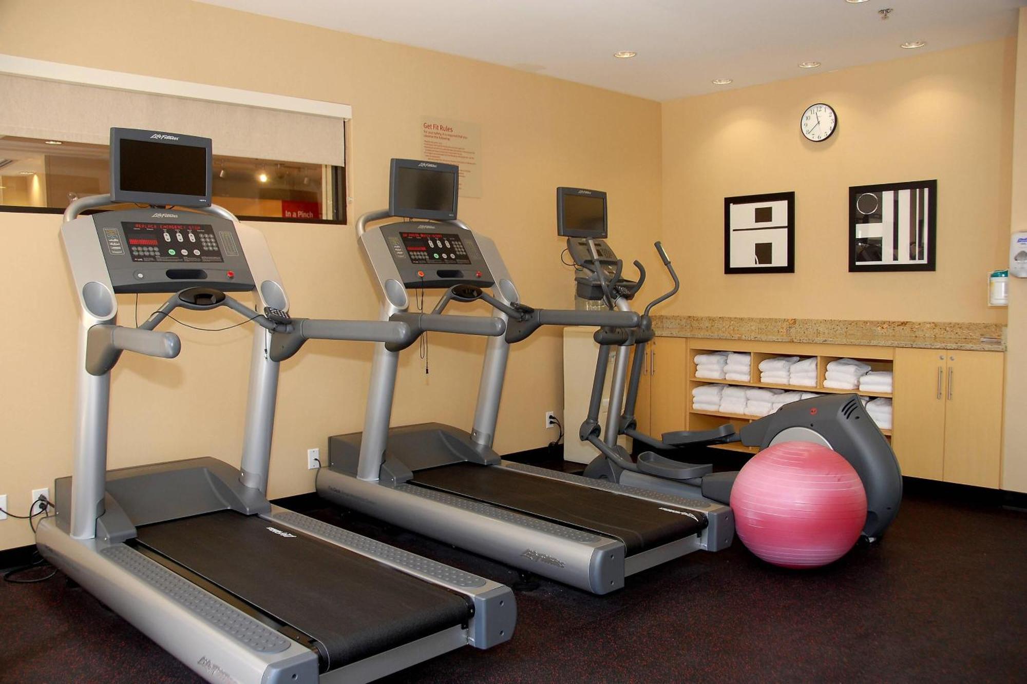 Towneplace Suites By Marriott Bethlehem Easton/Lehigh Valley Hollo Zewnętrze zdjęcie